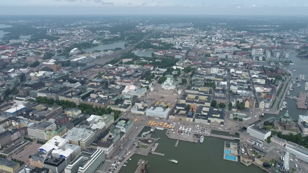 赫尔辛基城市。芬兰。无人机视角。视频素材