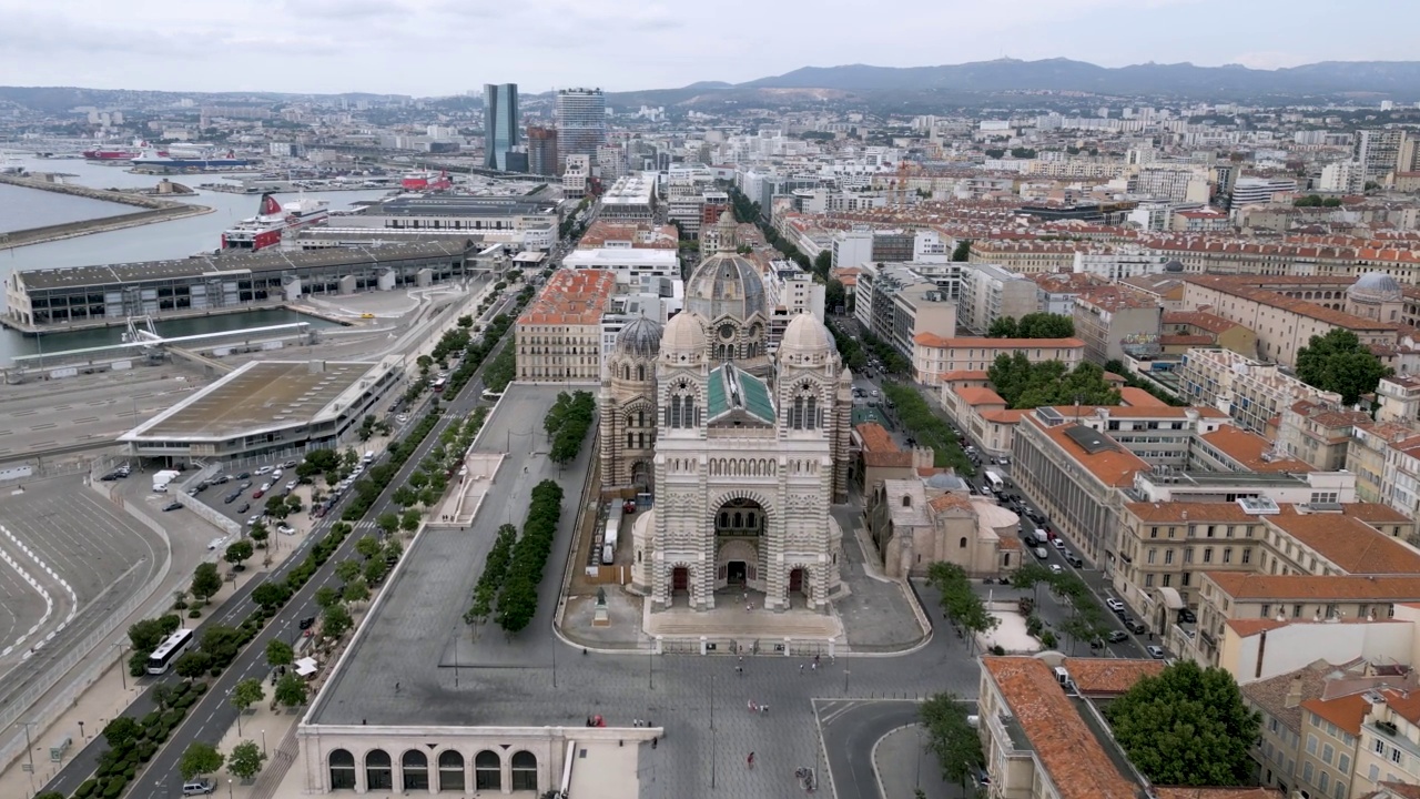 ﻿Aerial马赛大教堂(Cathedrale de la Major)，法国视频素材