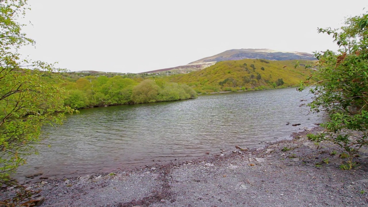 视频，俯瞰Llyn Padarn Llanberis湖，威尔士。视频素材