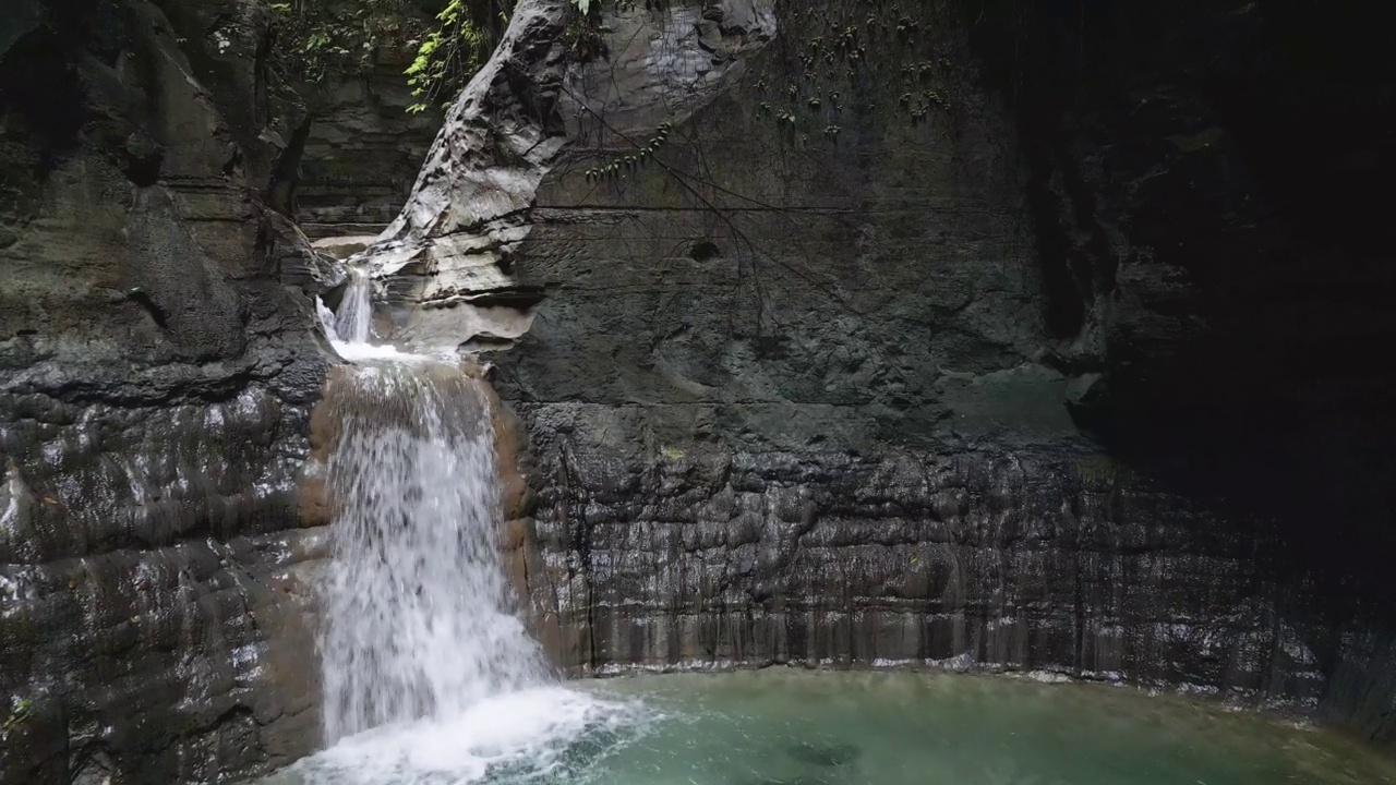 Waimarang Waterfalls Sumba Island East印度尼西亚视频素材