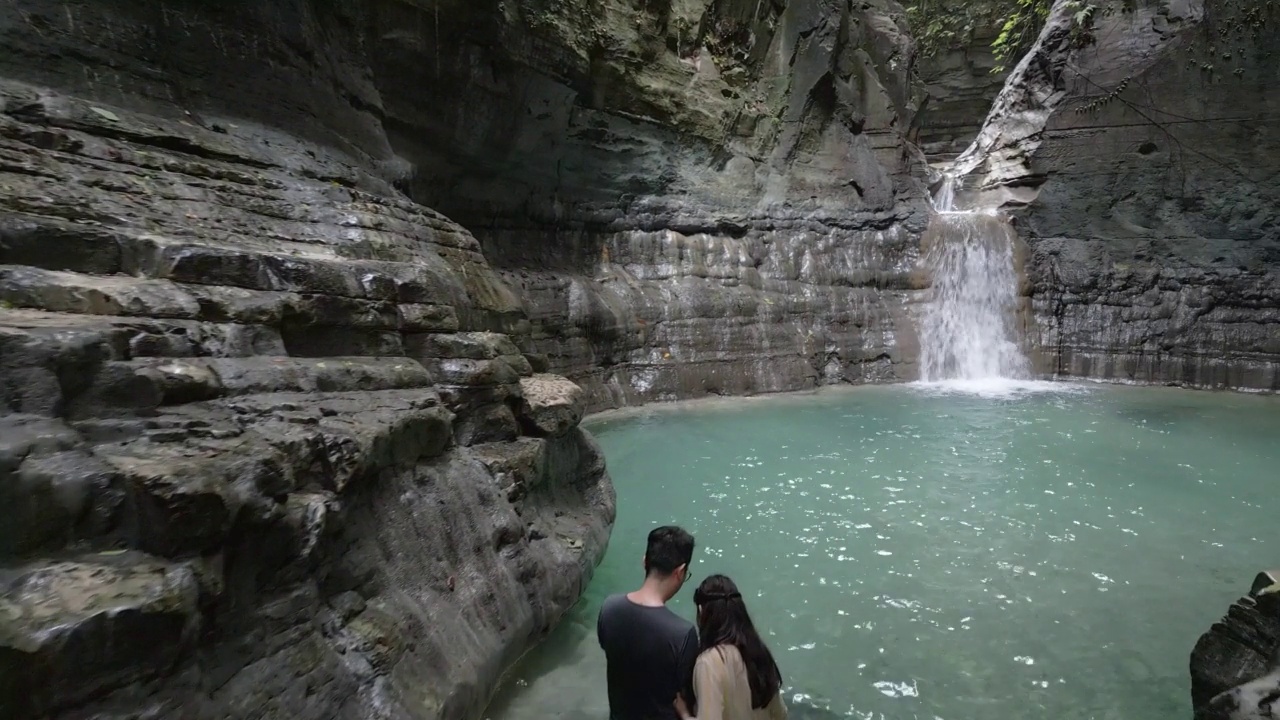 Waimarang Waterfalls Sumba Island East印度尼西亚视频素材