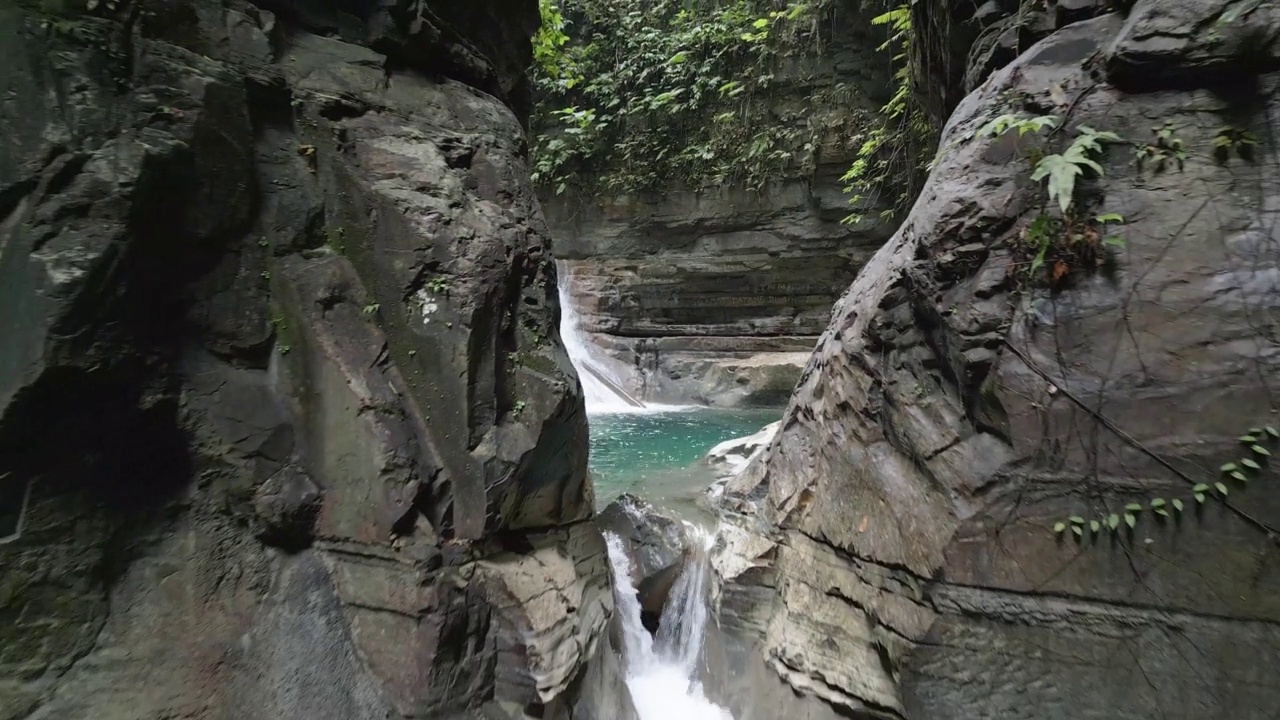 Waimarang Waterfalls Sumba Island East印度尼西亚视频素材