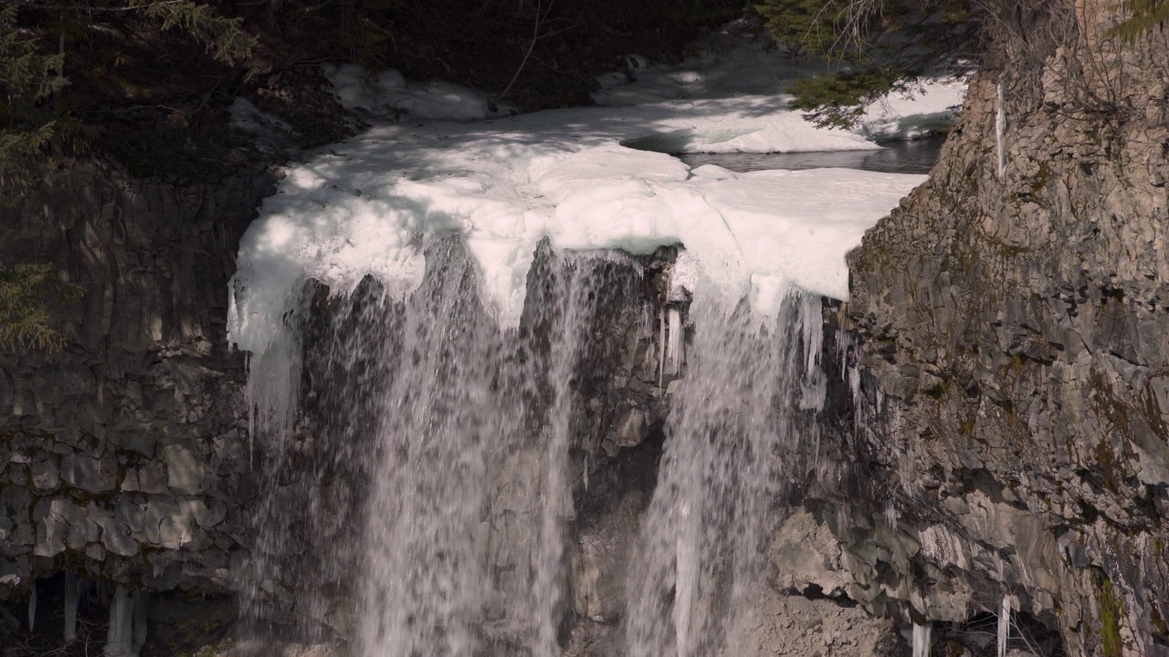 Brandywine Falls Spring Thaw 4K超高清视频素材