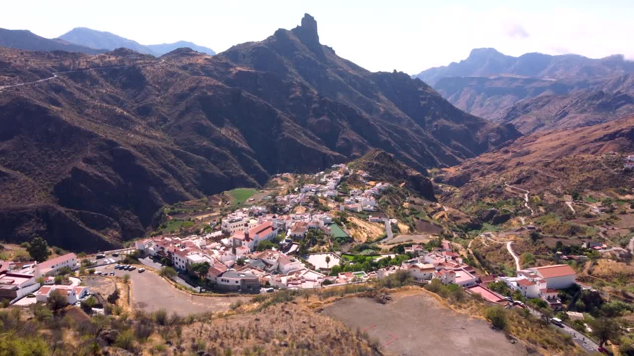 西班牙大加那利岛的特杰达山村鸟瞰图视频素材