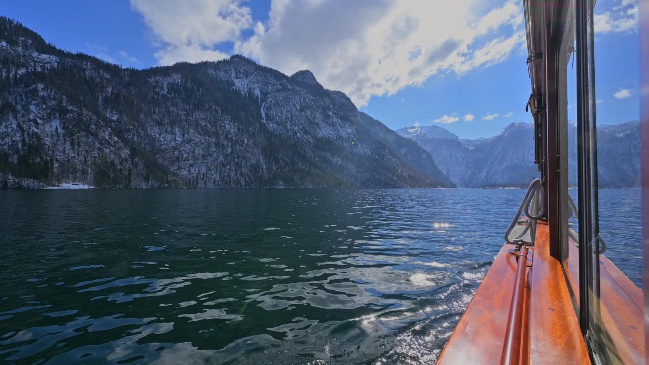 湖上游船Königsee, Schönau am Königsee，贝希特斯加登国家公园，上巴伐利亚，巴伐利亚，德国，欧洲视频素材