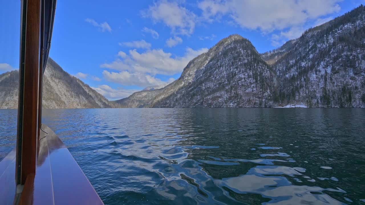 湖上游船Königsee, Schönau am Königsee，贝希特斯加登国家公园，上巴伐利亚，巴伐利亚，德国，欧洲视频素材