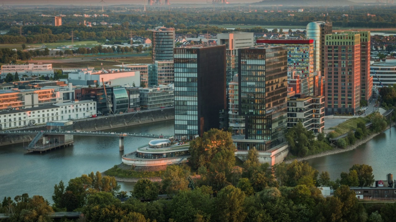 媒体港在Düsseldorf -航拍视频素材