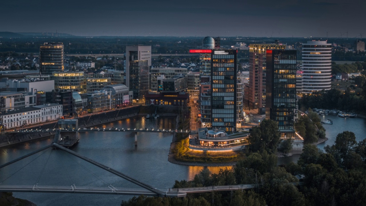 媒体港在Düsseldorf -航拍视频素材