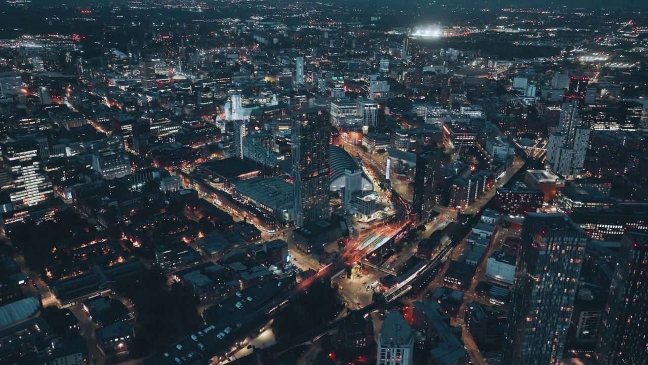 英国曼彻斯特的夜景鸟瞰图视频素材