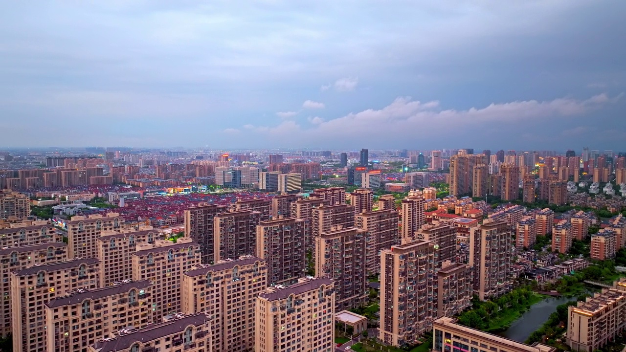 鸟瞰杭州的建筑和城市天际线视频素材