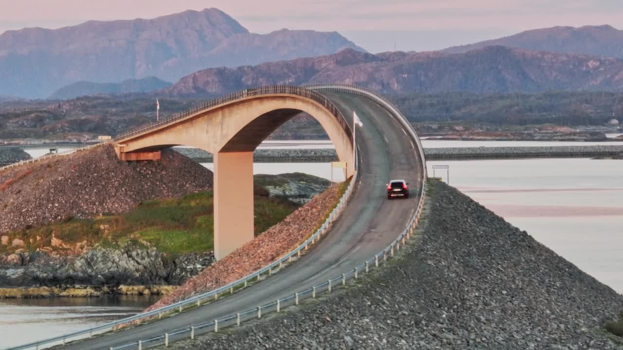 大西洋公路日落时的鸟瞰图视频素材