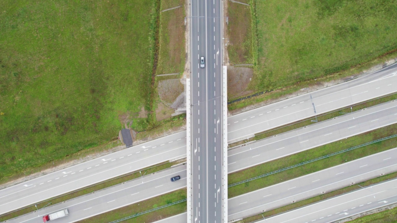 公路及道路交汇处(空中)视频素材