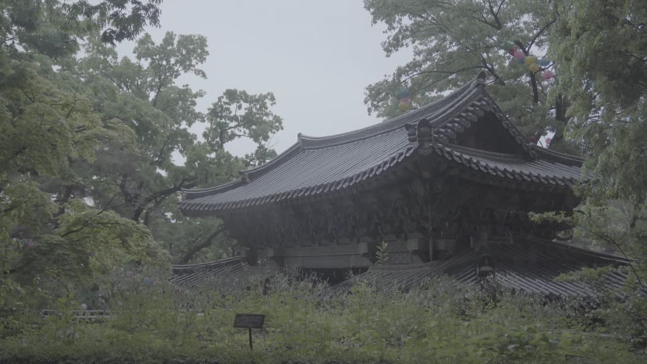 雨天的吉僧寺/韩国首尔城北区视频素材