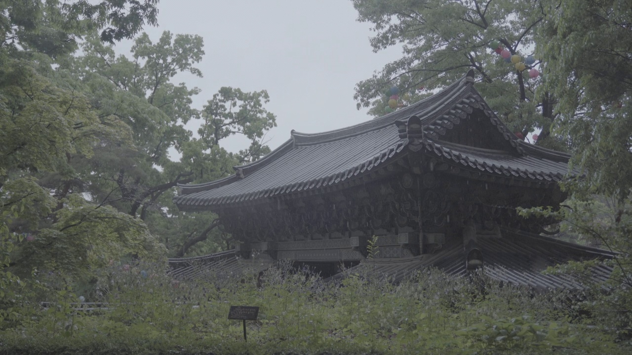 雨天的吉僧寺/韩国首尔城北区视频素材