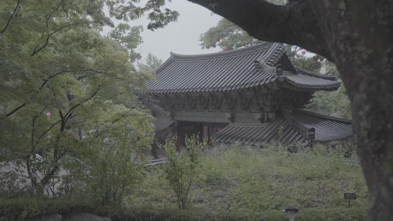 雨天的吉僧寺/韩国首尔城北区视频素材