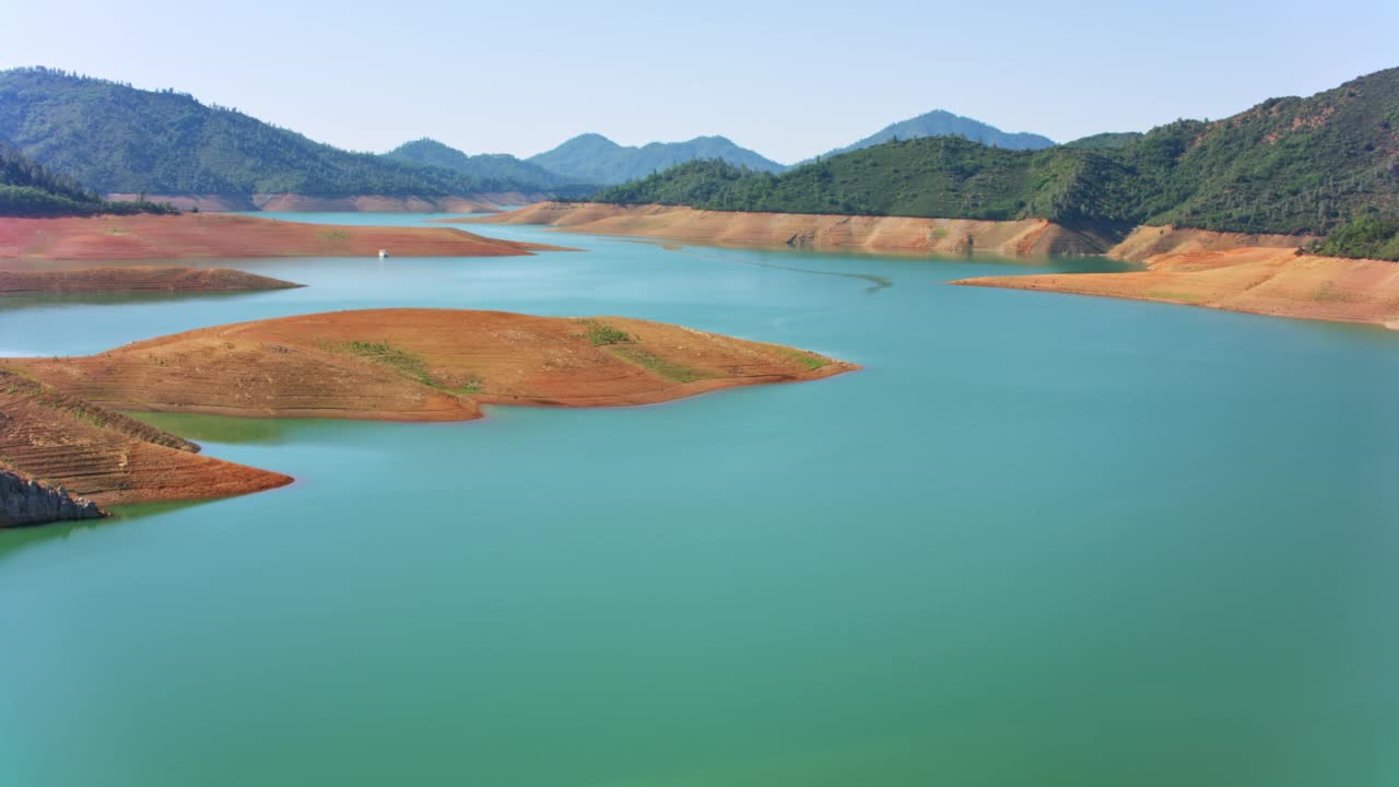 加利福尼亚州沙斯塔湖萨克拉门托河臂视频素材