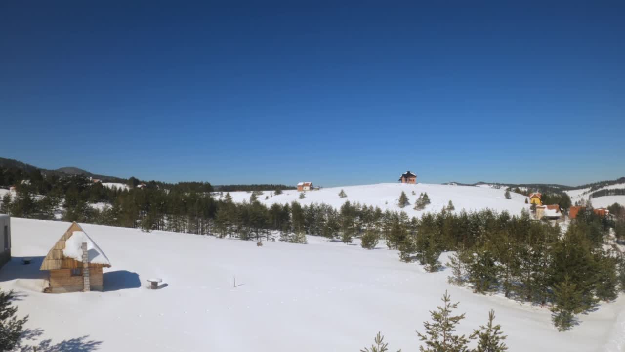 兹拉蒂博山冬季积雪的鸟瞰图视频素材