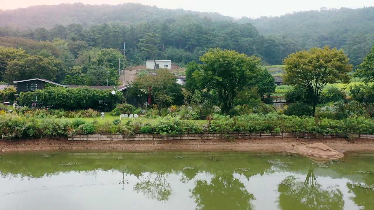 湖和花园/韩国视频素材