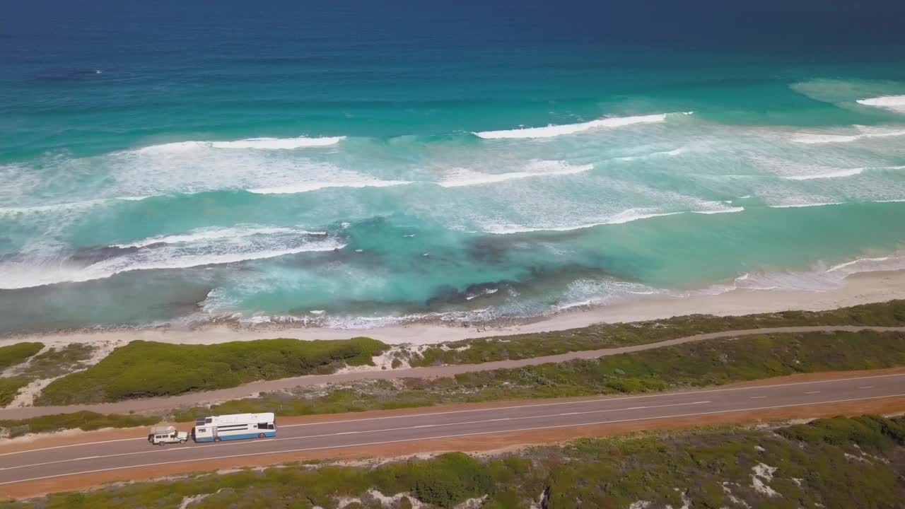 航拍的澳大利亚夏天美丽的埃斯佩兰斯海岸视频素材