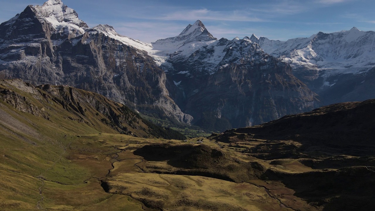 Mount Eiger drone view from the Gummi-Hütte hut视频素材