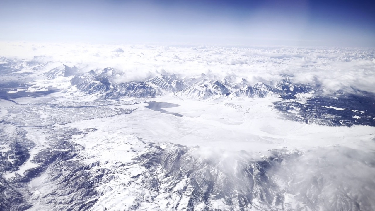 从美国上空俯瞰雪山视频素材