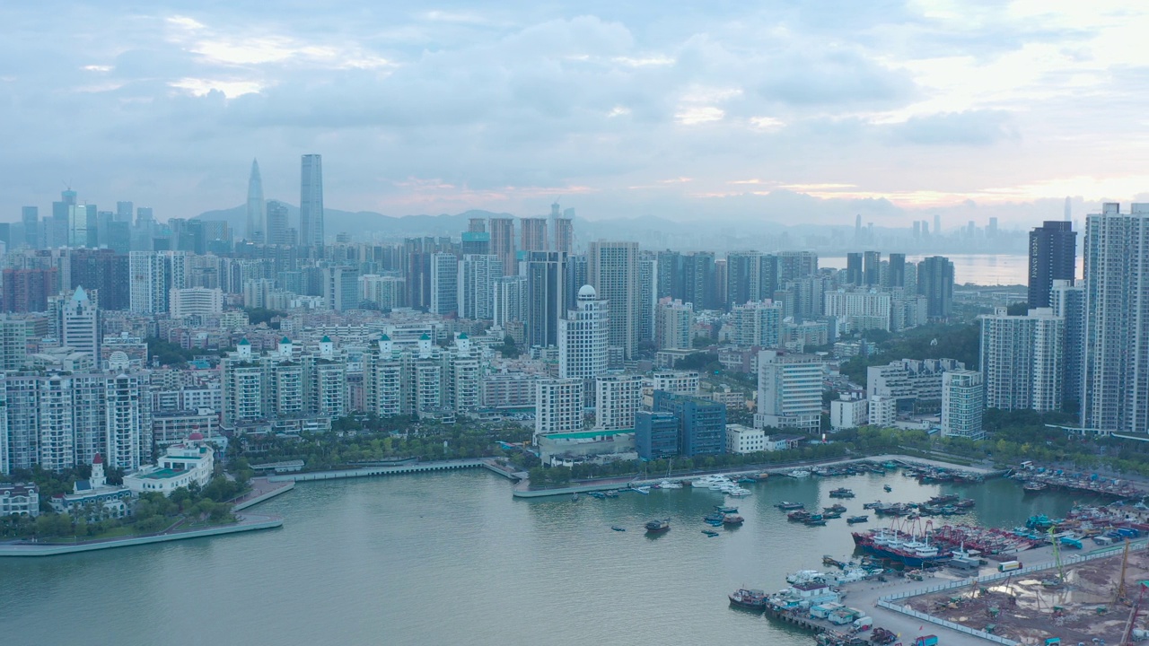 深圳蛇口的城市景观鸟瞰图视频素材