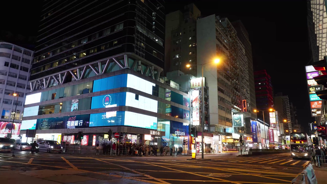 旺角香港十字路口繁忙的街道生活长曝光夜视频素材