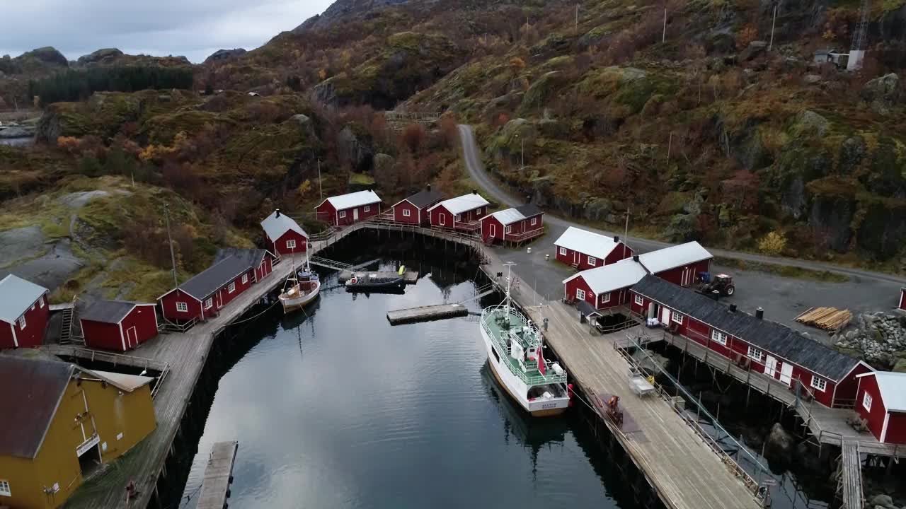 鸟瞰努斯峡湾小镇视频素材