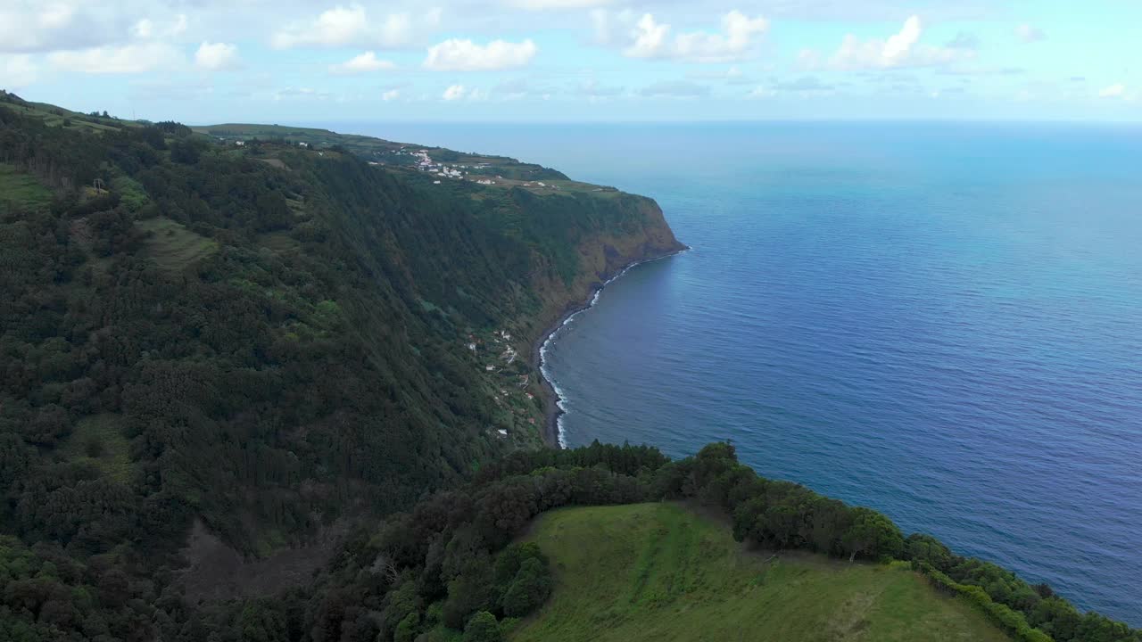 Aerial View of Natural Coastline of São Miguel Island in the Azores视频素材