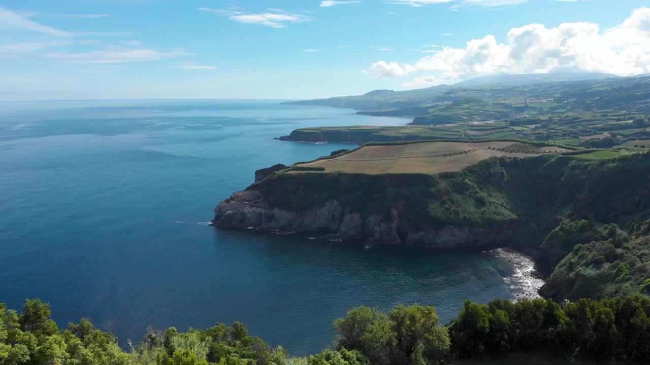 View to Cliffs and Beaches of Coast on São Miguel Island in the Azores视频素材