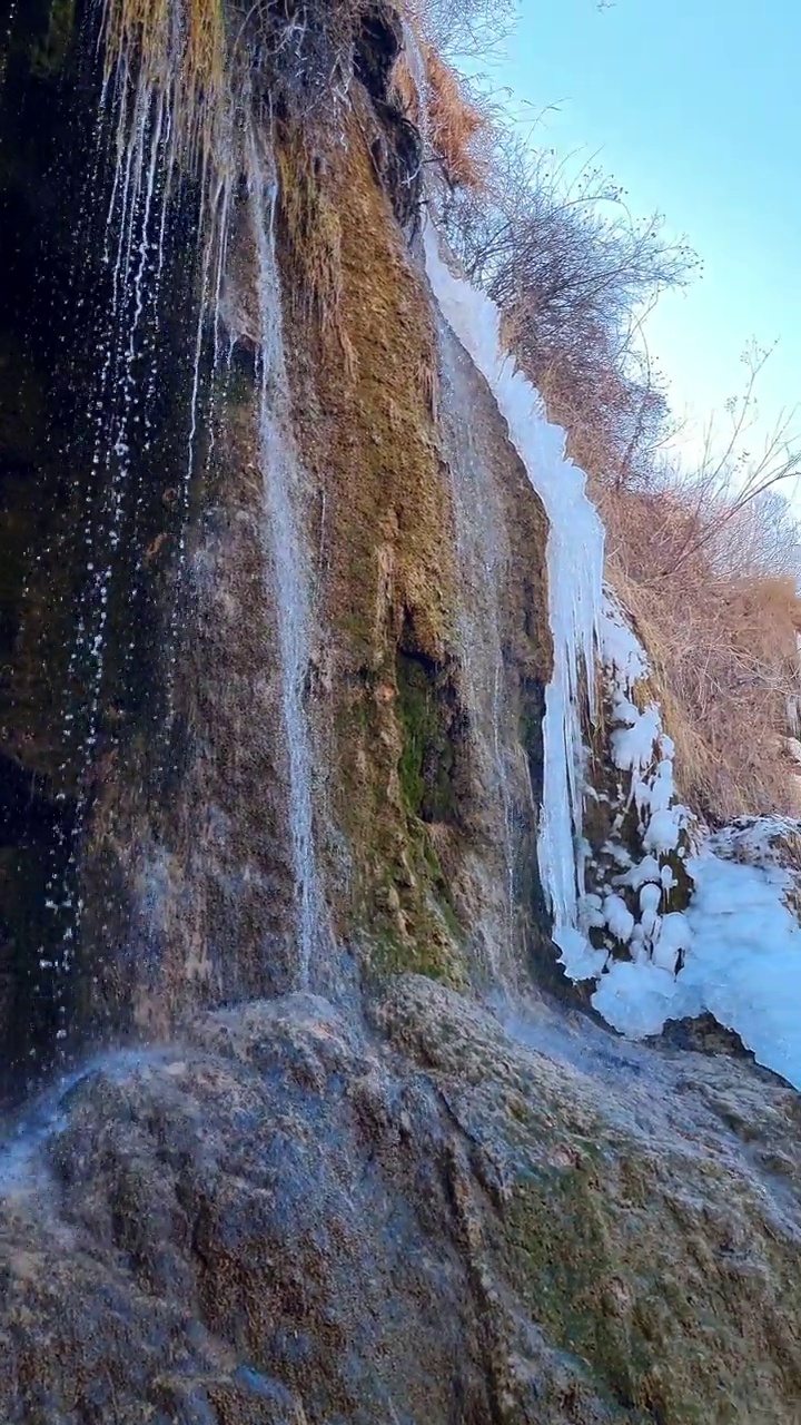 冬天的瀑布，Girlevik瀑布(Erzincan)视频素材