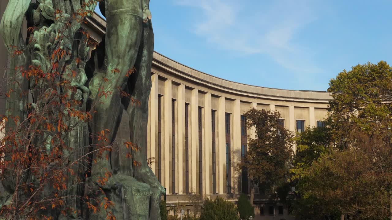 The Palais de Chaillot, 16th arrondissement, Paris, Île-de-France, France视频素材