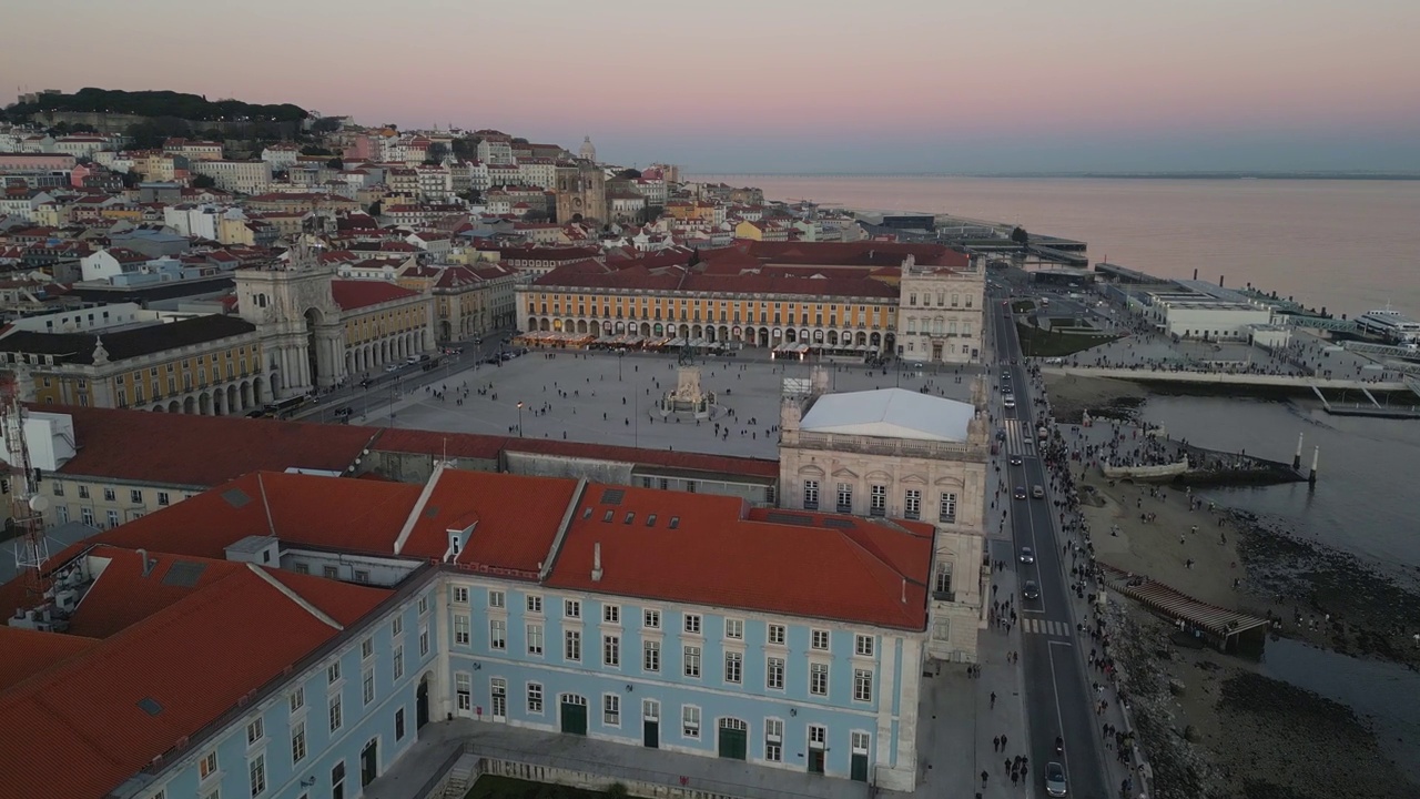 Aerial view of Praça do Comércio in downtown Lisbon视频素材