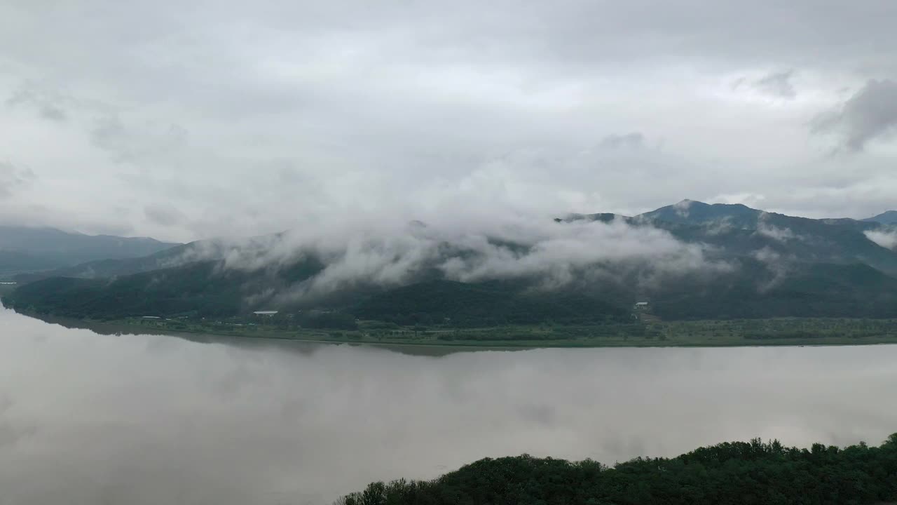 自然风光-北江江周围的山和云海/光州，京畿道，韩国视频素材