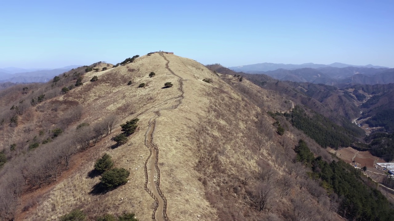 韩国江原道旌善郡明东山的顶级风景视频素材