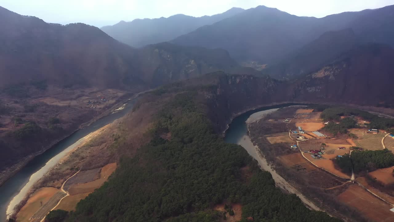 韩国江原道旌善郡东江江周边地区和延浦村视频素材