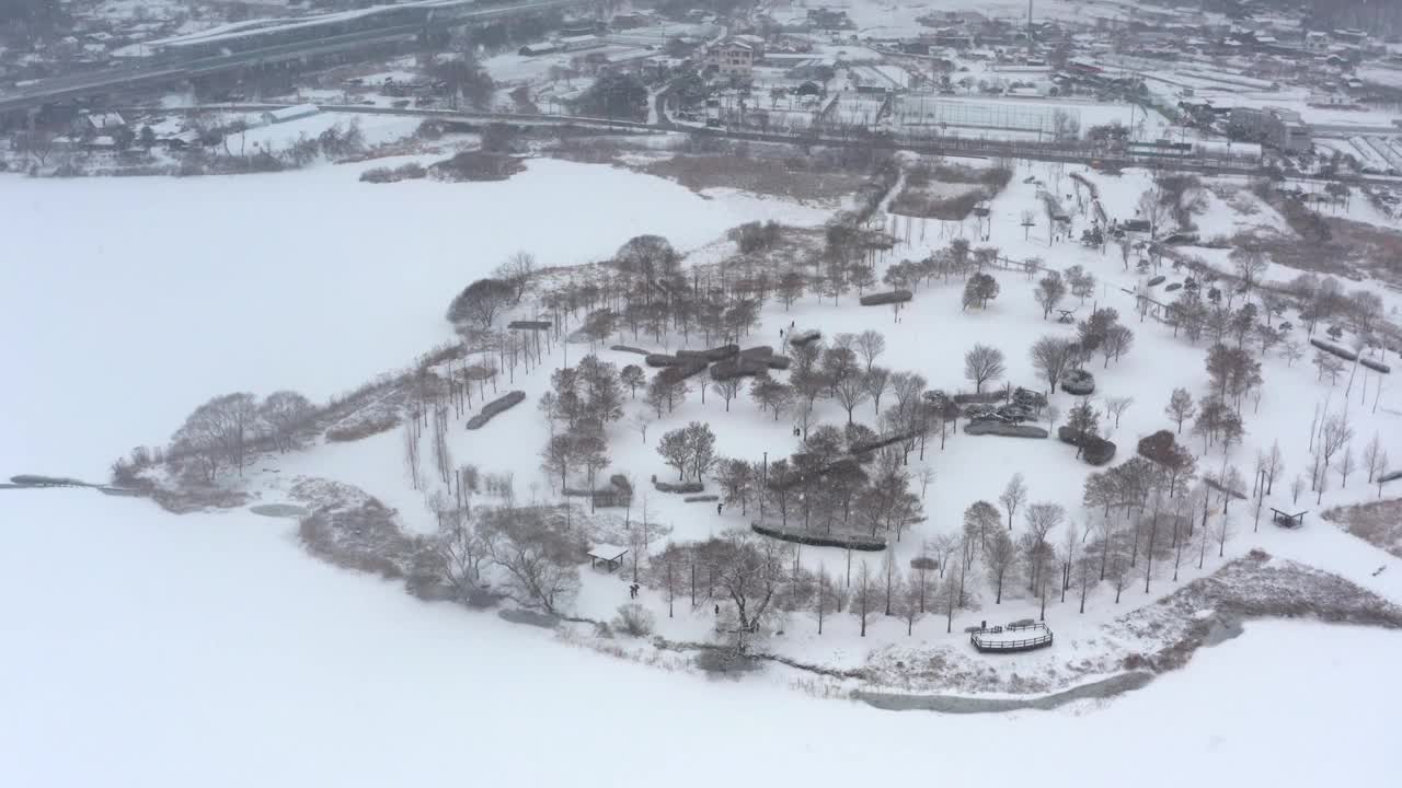 冬季的水花园和北江江周围的风景/韩国京畿道南杨州市视频素材