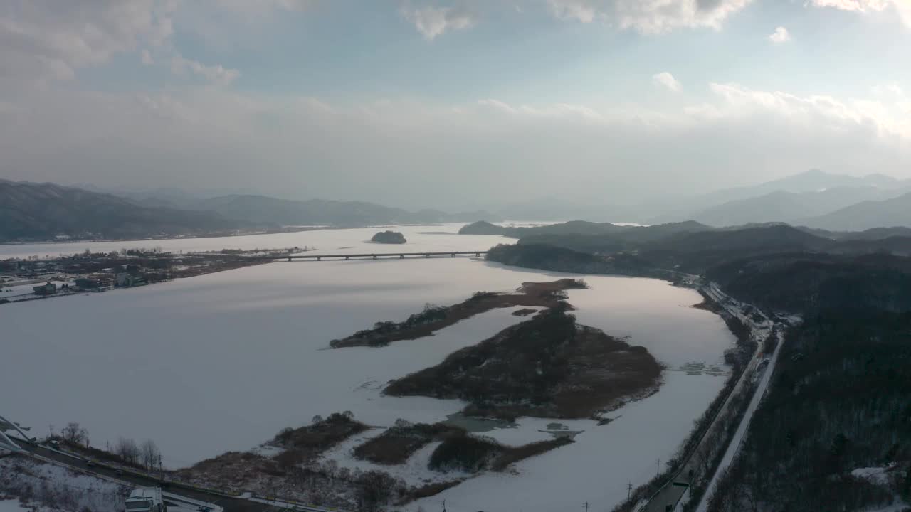 韩国京畿道南杨州市，北江江和冬里的风景视频素材