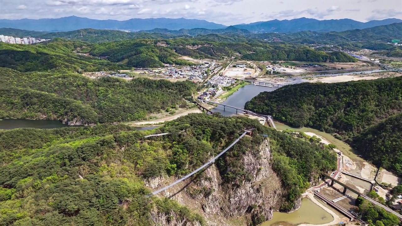 韩国江原道原州市小金山吊桥视频素材