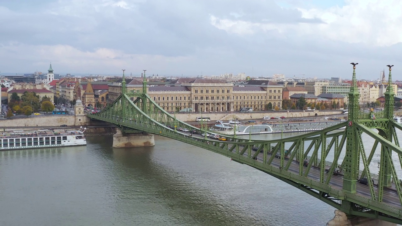 aerial view over Budapest Hungary Győr, downtown, pedestrian street and city hall - with a busy day of the weekend with a traveler, traffic jam and transportation in summer of Budapest, Hungary视频素材