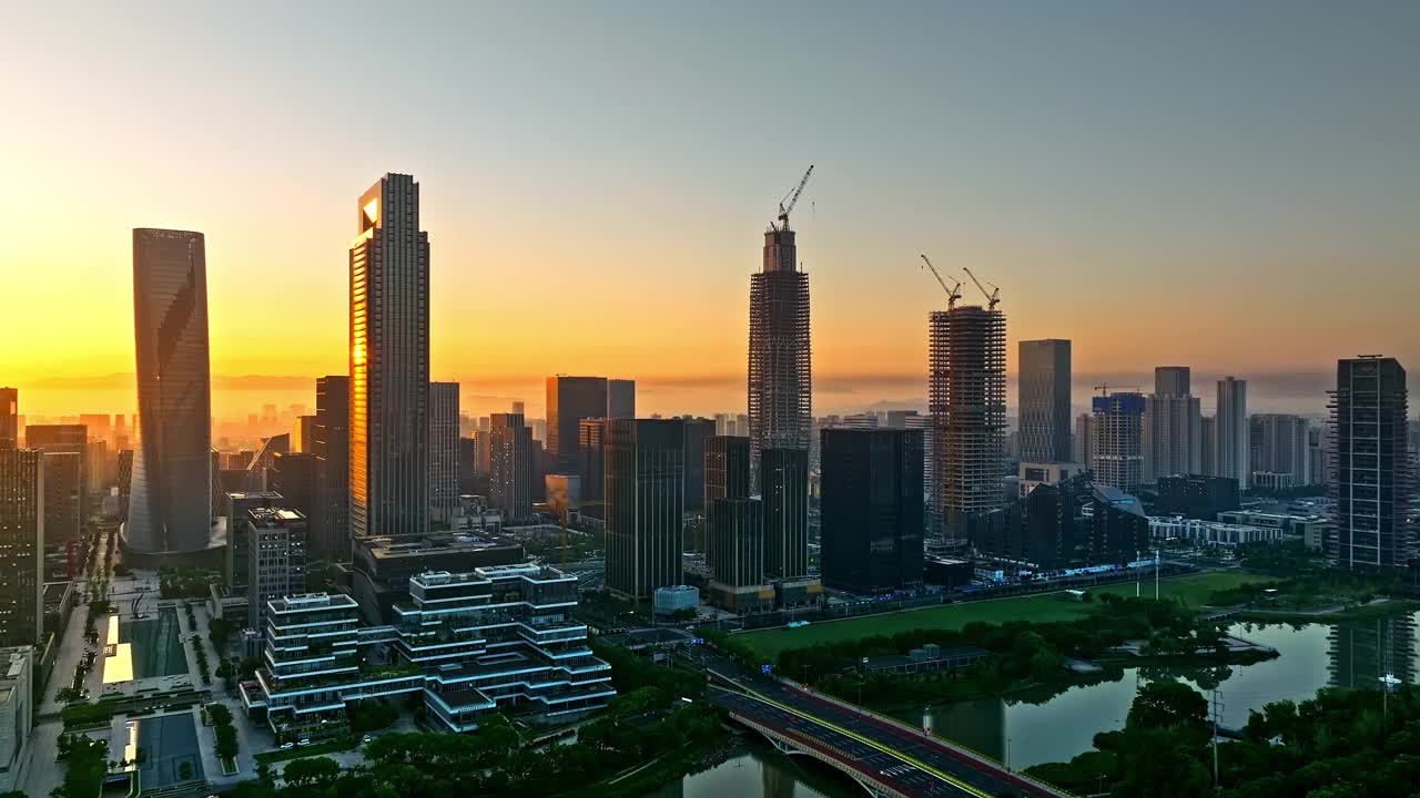 宁波日出时的城市天际线和建筑鸟瞰图视频素材