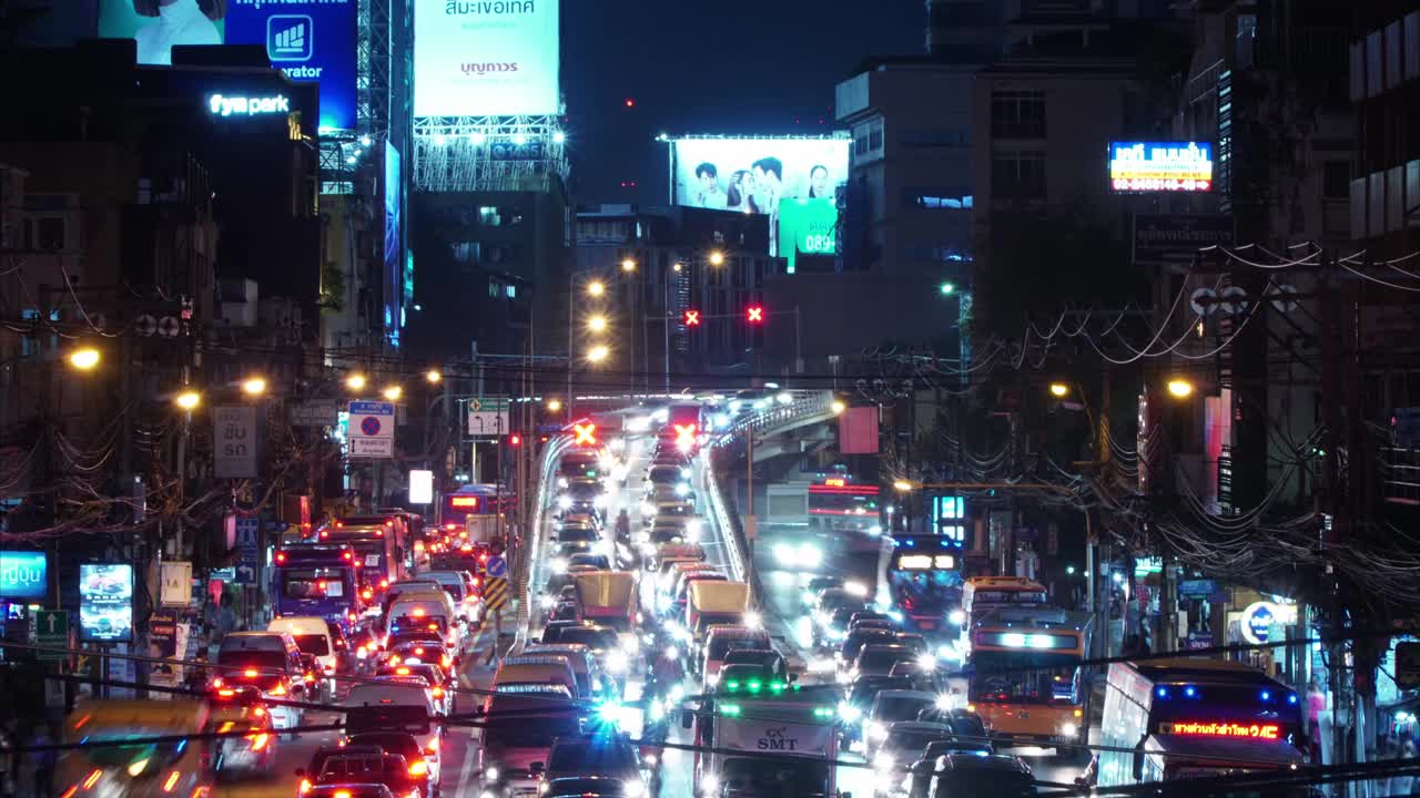 时间流逝曼谷夜间交通。视频素材