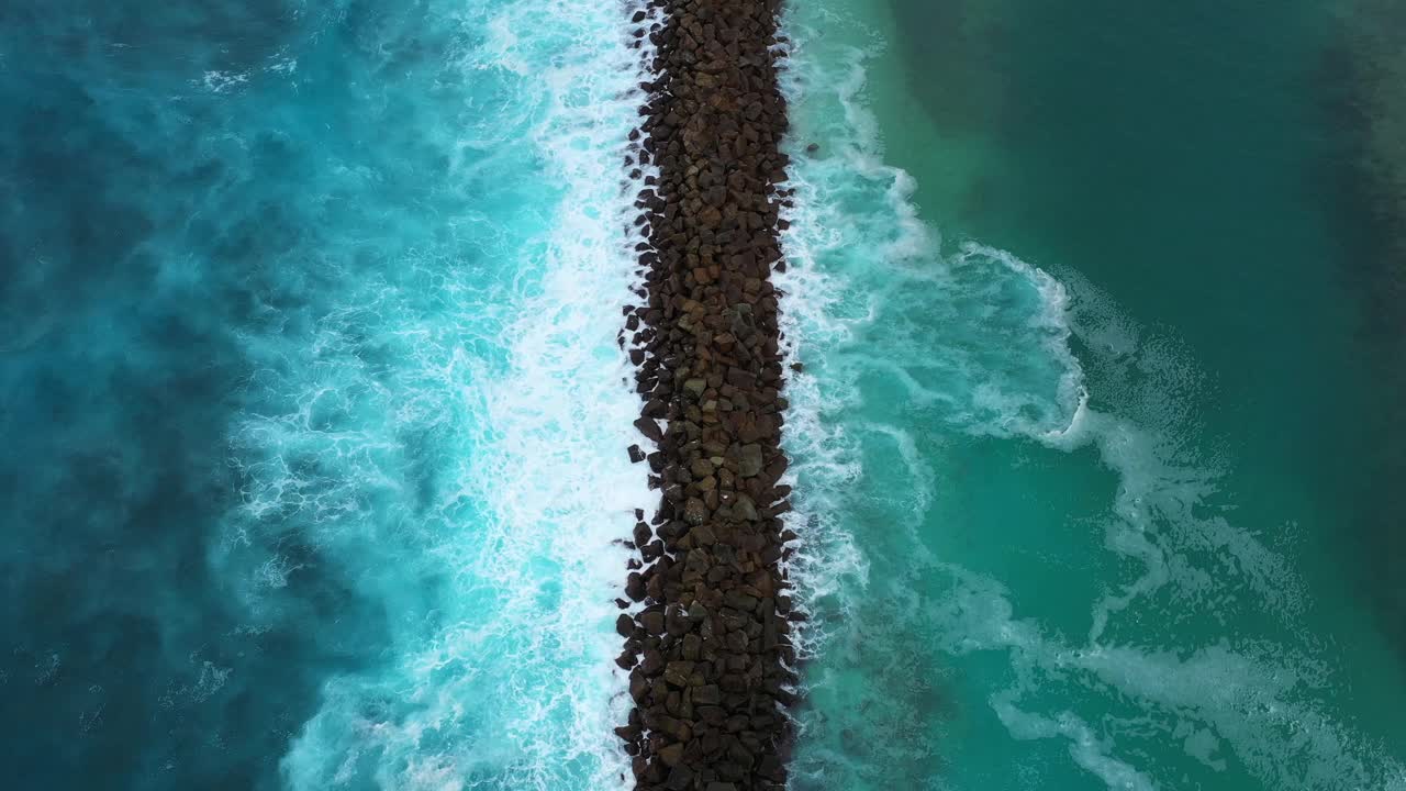 富瓦穆拉的鸟瞰图，马尔代夫群岛上的一个小岛。视频素材