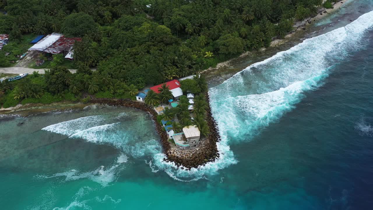 富瓦穆拉的鸟瞰图，马尔代夫群岛上的一个小岛。视频素材