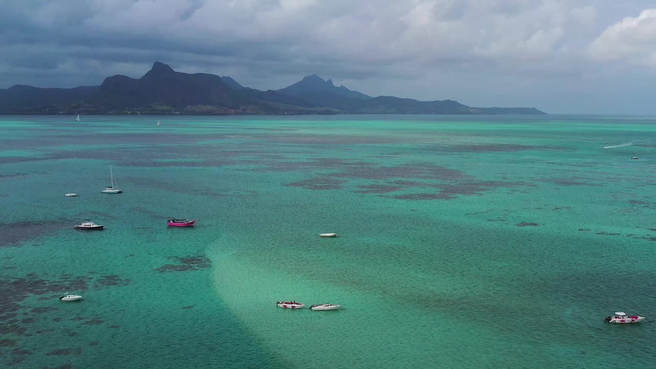 毛里求斯Maheboug pointe d’esny普雷斯基海滩鸟瞰图。视频素材