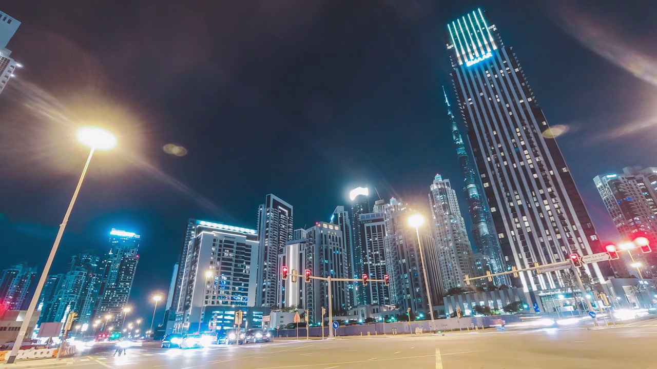 摩天大楼的夜景随时间流逝视频素材