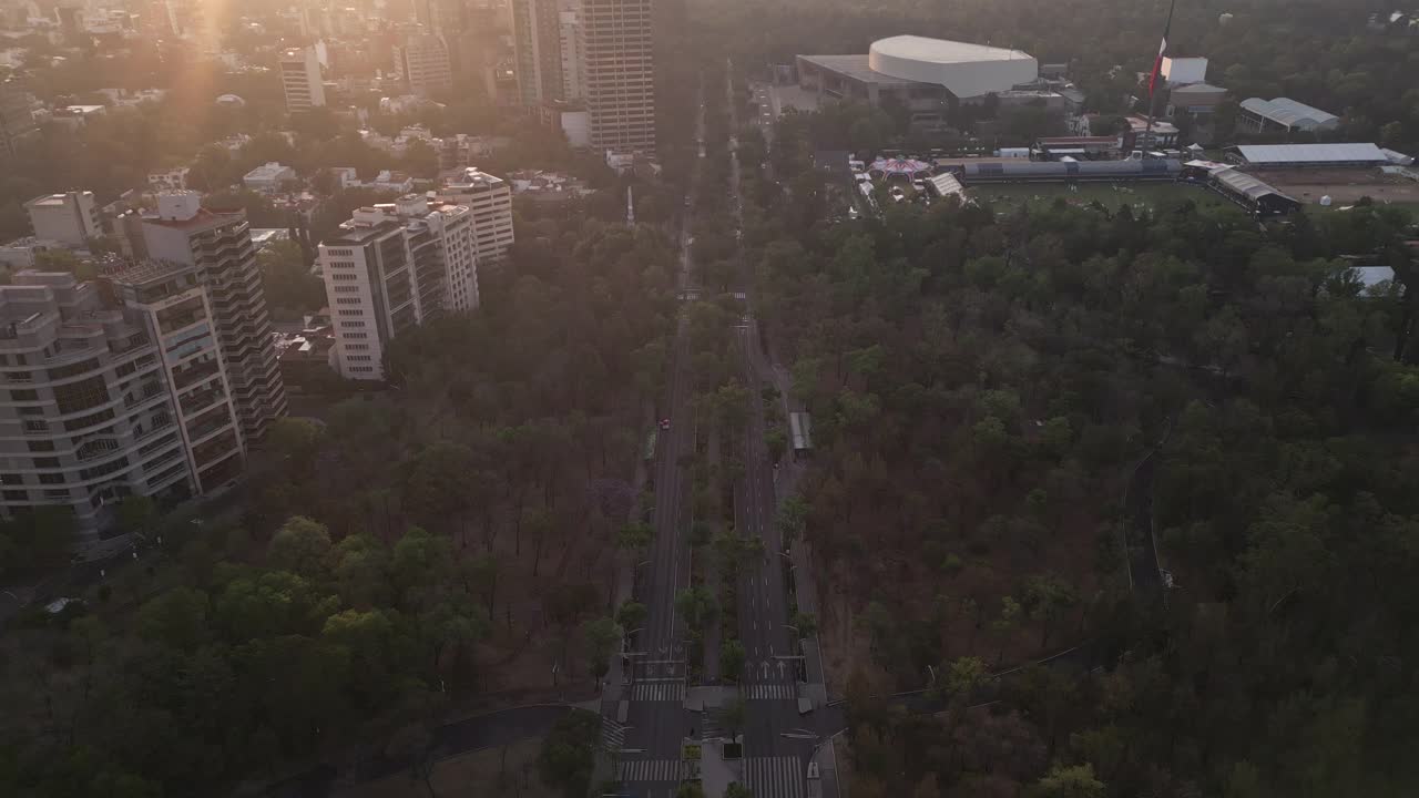 黎明时分的墨西哥城金融区视频素材