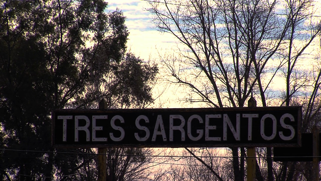 Tres Sargentos是阿根廷布宜诺斯艾利斯省Carmen de Areco Partido的一个村庄。视频素材