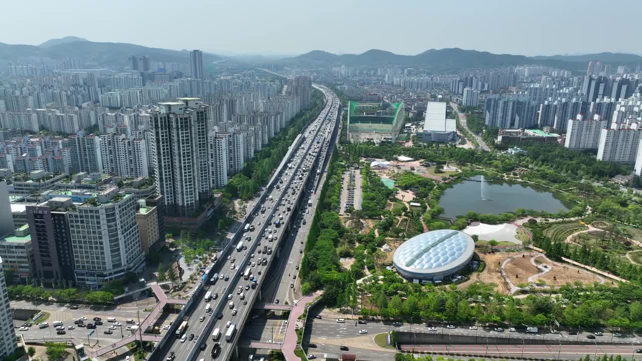 上东湖公园市中心、首都圈第一环路、公寓园区/京畿富川市视频素材