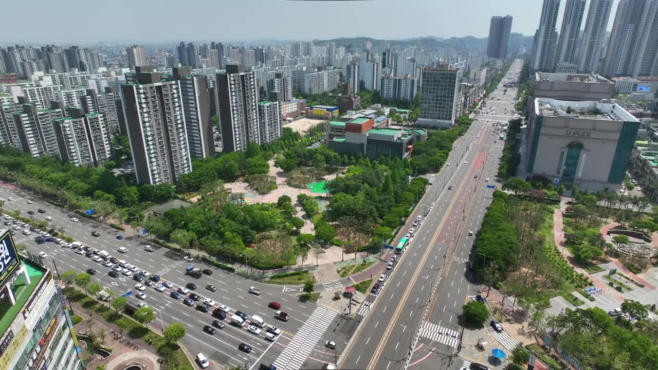 吉南公园市中心和公寓大楼/富川市，京畿道，韩国视频素材